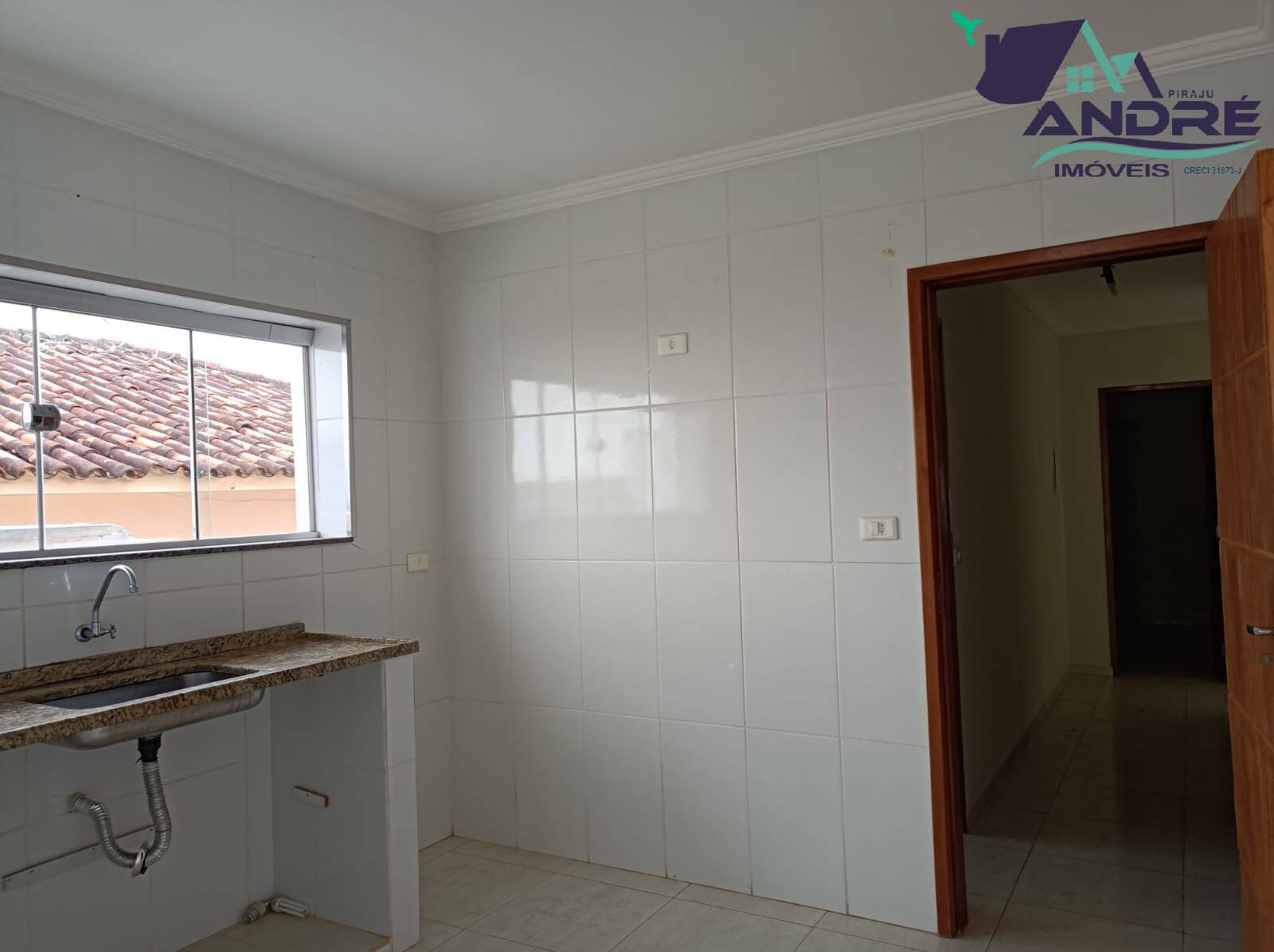 Casa à venda com 3 quartos, 177m² - Foto 2