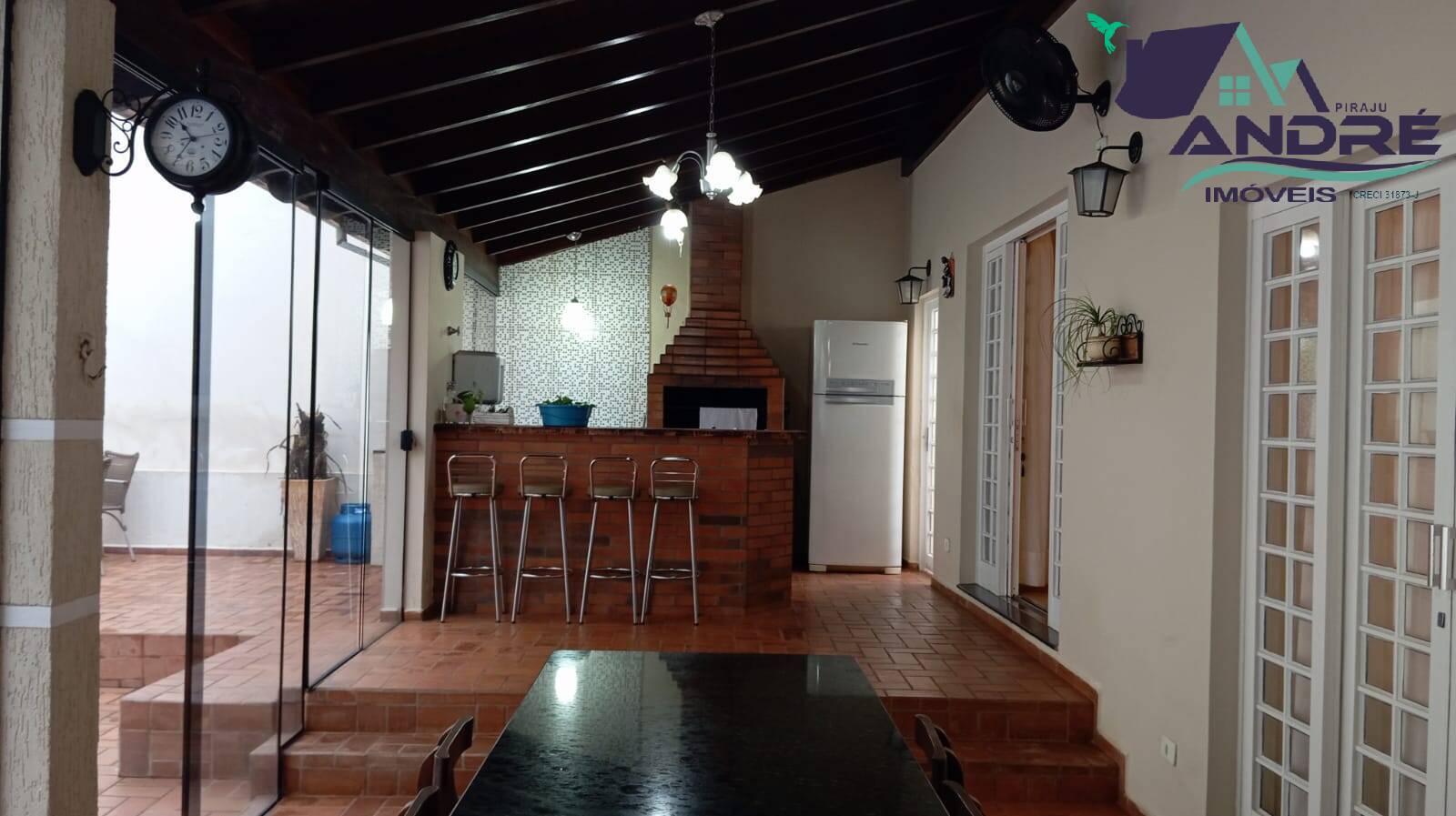 Casa à venda com 3 quartos, 300m² - Foto 3